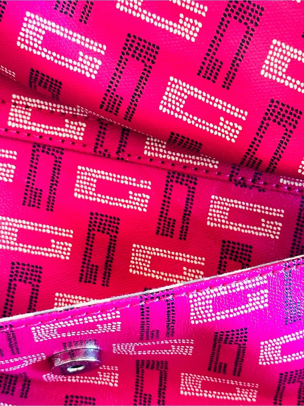 Y2K 2000s style Guess laptop bag